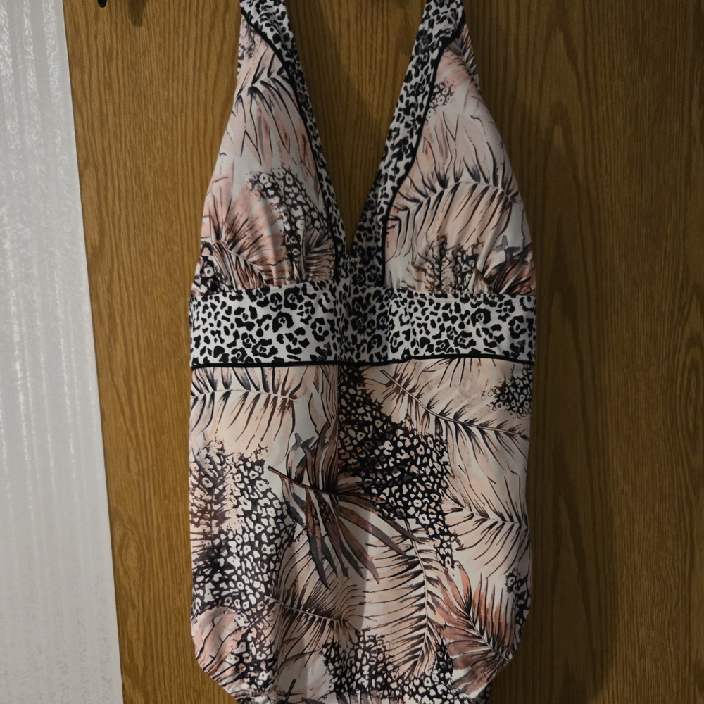 VENUS One Piece Pink and Black Swimwear